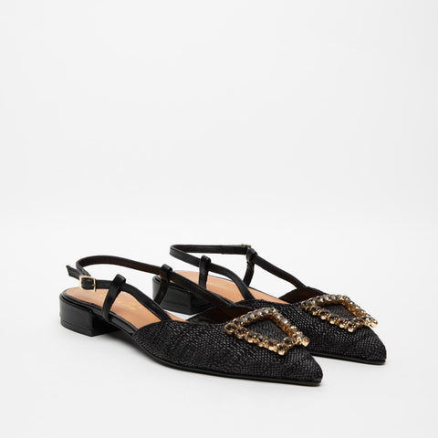 WOMEN'S BLACK CLOSED TOE SANDAL IN RAFFIA