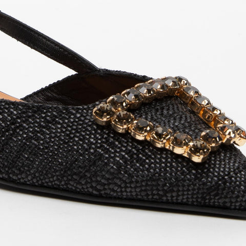 WOMEN'S BLACK CLOSED TOE SANDAL IN RAFFIA