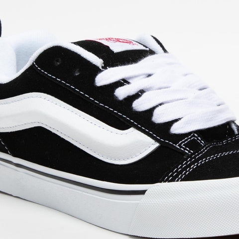 KNU SKOOL BLACK/TRUE WHITE UNISEX LEATHER SNEAKERS