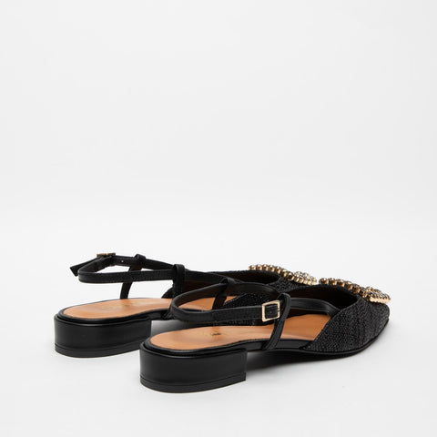 WOMEN'S BLACK CLOSED TOE SANDAL IN RAFFIA